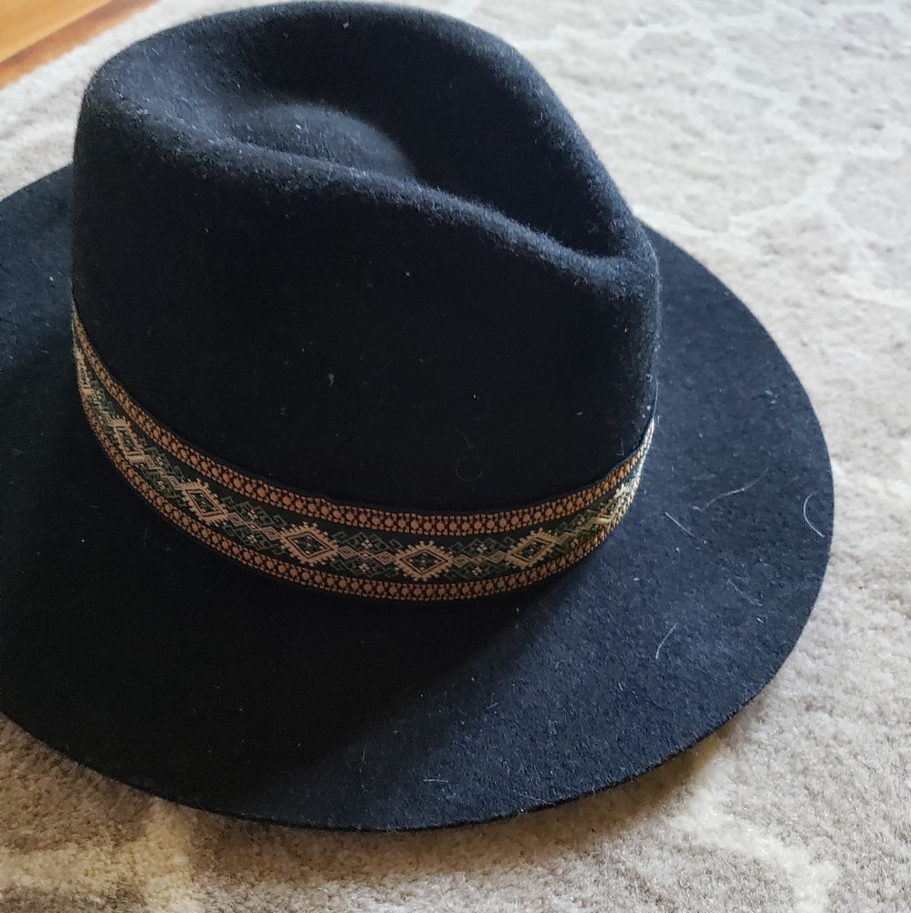 Aztec print black flat rim fedora hat